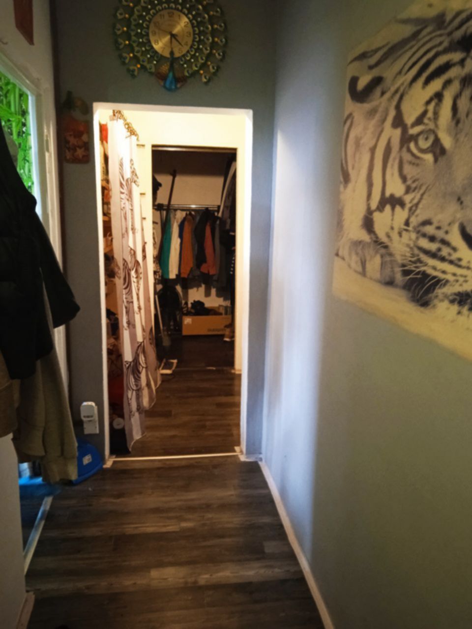 V zastoupení majitele nabízíme ke koupi velmi pěkný a udržovaný byt o dispozici 2+1 a celkové výměře 49 m², situovaný v klidné části Šumperka, v panelovém domě s dobrou občanskou vybaveností.
